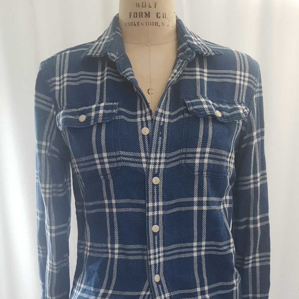 American Eagle cotton plaid button down